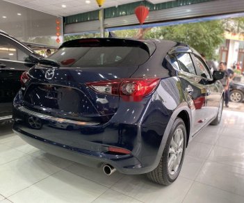 Mazda 3 2018 - Bán ô tô Mazda 3 sản xuất 2018, màu đen, giá chỉ 645 triệu