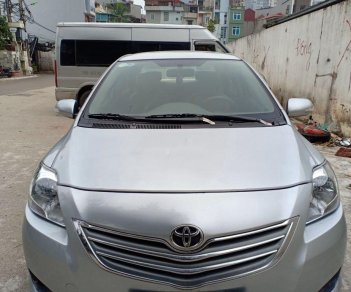 Toyota Vios 2012 - Cần bán gấp Toyota Vios 2012, màu bạc, giá tốt