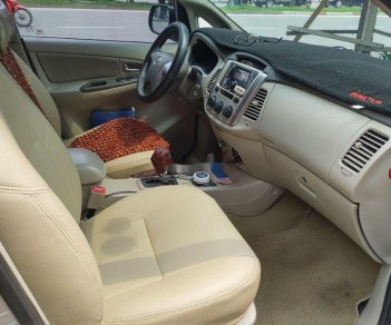 Toyota Innova 2016 - Cần bán gấp Toyota Innova năm sản xuất 2016, màu xám, giá chỉ 540 triệu