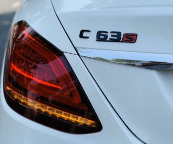 Mercedes-Benz C class 2019 - Cần bán xe với giá thấp Mercedes-Benz C200 Exclusive đã độ full body C63s, đời 2019