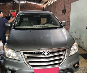 Toyota Innova 2012 - Bán Toyota Innova đời 2012, màu xám giá cạnh tranh