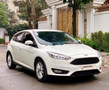 Ford Focus 2018 - Cần bán gấp Ford Focus sản xuất 2018, màu trắng