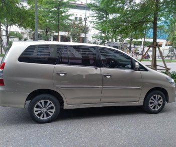 Toyota Innova 2016 - Cần bán gấp Toyota Innova năm sản xuất 2016, màu xám, giá chỉ 540 triệu