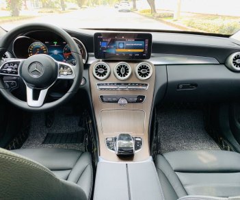 Mercedes-Benz C class 2019 - Cần bán xe với giá thấp Mercedes-Benz C200 Exclusive đã độ full body C63s, đời 2019