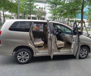 Toyota Innova 2016 - Cần bán gấp Toyota Innova năm sản xuất 2016, màu xám, giá chỉ 540 triệu