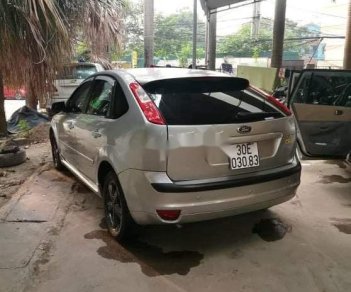 Ford Focus 2008 - Cần bán Ford Focus sản xuất 2008, màu bạc, 325 triệu