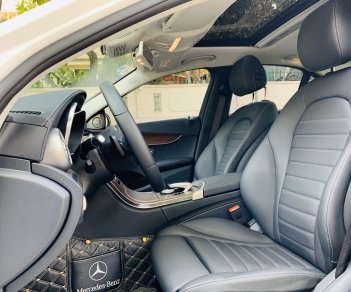 Mercedes-Benz C class 2019 - Cần bán xe với giá thấp Mercedes-Benz C200 Exclusive đã độ full body C63s, đời 2019