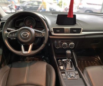 Mazda 3 2018 - Bán ô tô Mazda 3 sản xuất 2018, màu đen, giá chỉ 645 triệu