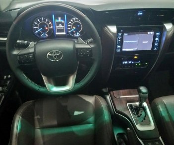 Toyota Fortuner 2.7V 2019 - Bán Toyota Fortuner 2.7V sản xuất năm 2019, màu bạc, xe cũ như mới