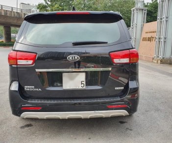 Kia Sedona DATH 2.2AT 2018 - Cần bán lại xe Kia Sedona DATH 2.2AT đời 2018, màu đen, giá tốt