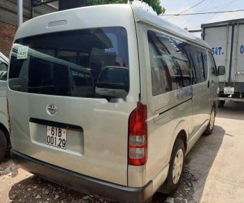 Toyota Hiace 2011 - Cần bán xe Toyota Hiace năm 2011, màu xám