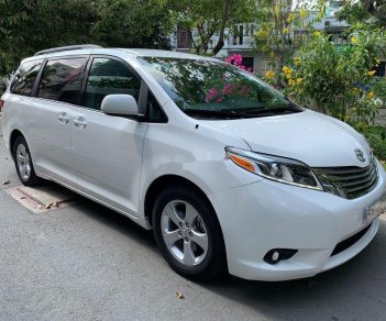 Toyota Sienna 2010 - Cần bán gấp Toyota Sienna đời 2010, màu trắng, nhập khẩu nguyên chiếc