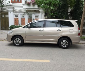 Toyota Innova 2014 - Chính chủ cần bán gấp chiếc Toyota Innova 2.0E sản xuất 2014, giá cạnh tranh