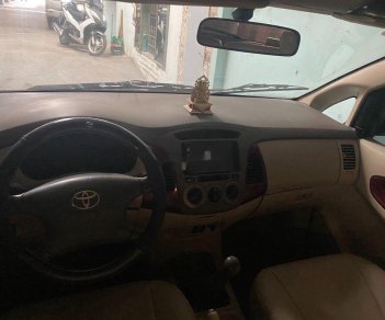 Toyota Innova G    2006 - Cần bán xe Toyota Innova G đời 2006, màu bạc, giá chỉ 260 triệu