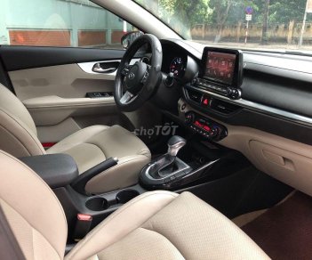 Kia Cerato   2019 - Cần bán xe Kia Cerato 1.6AT Luxury năm sản xuất 2019, màu đỏ như mới giá cạnh tranh