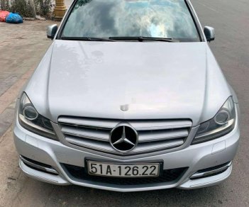 Mercedes-Benz C class 2012 - Cần bán lại xe Mercedes sản xuất 2012, màu bạc đã đi 110.000km