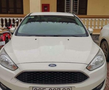 Ford Focus 2017 - Cần bán gấp Ford Focus đời 2017, màu trắng, giá 535tr