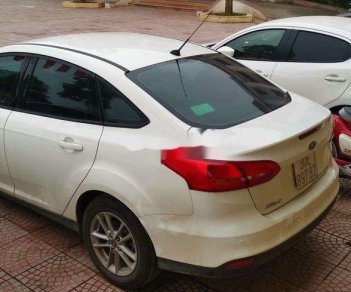 Ford Focus 2017 - Cần bán gấp Ford Focus đời 2017, màu trắng, giá 535tr