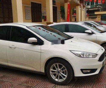 Ford Focus 2017 - Cần bán gấp Ford Focus đời 2017, màu trắng, giá 535tr