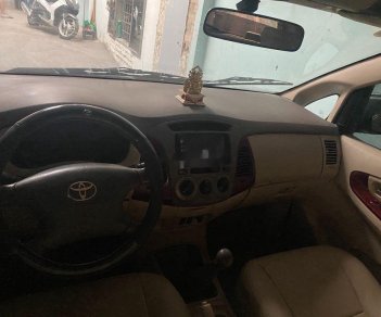 Toyota Innova G    2006 - Cần bán xe Toyota Innova G đời 2006, màu bạc, giá chỉ 260 triệu