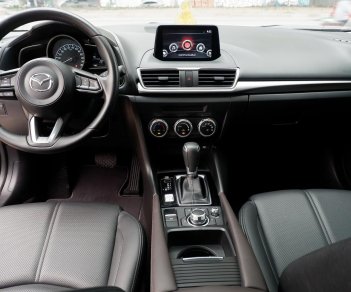 Mazda 3 2019 - Cần bán lại xe Mazda 3 sản xuất năm 2019, màu xanh lam, giá 668 triệu