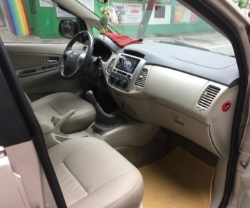 Toyota Innova 2014 - Chính chủ cần bán gấp chiếc Toyota Innova 2.0E sản xuất 2014, giá cạnh tranh