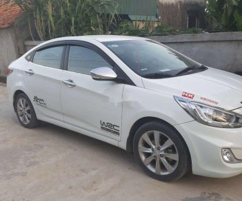 Hyundai Accent  Blue  2013 - Cần bán Hyundai Accent Blue sản xuất năm 2013, màu trắng, nhập khẩu số tự động, giá 375tr