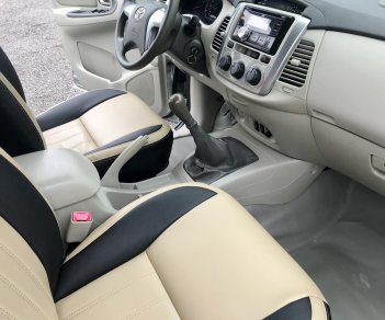 Toyota Innova E 2015 - Cần bán lại xe Toyota Innova E sản xuất năm 2015, màu bạc