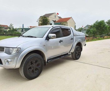 Mitsubishi Triton   2014 - Bán  Mitsubishi Triton đời 2014, màu trắng, nhập khẩu