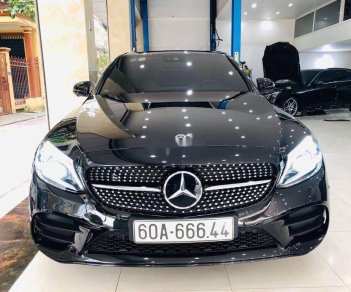 Mercedes-Benz C class   2019 - Cần bán Mercedes C300 AMG đời 2019, màu đen