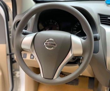 Nissan Navara EL Premium R 2018 - Bán xe Nissan Navara EL Premium R đời 2018, màu trắng, 575 triệu