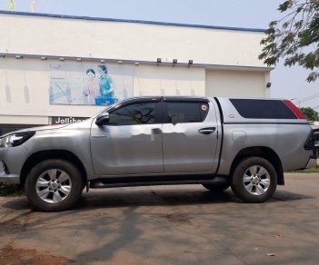 Toyota Hilux   2017 - Bán Toyota Hilux 2017, màu bạc, nhập khẩu nguyên chiếc, 720tr