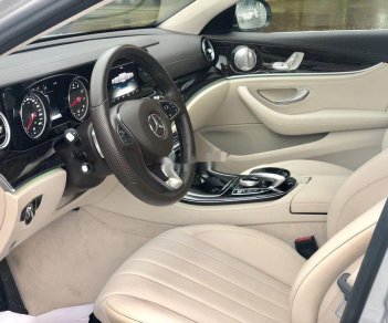 Mercedes-Benz E class   2017 - Bán Mercedes E250 sản xuất 2017, màu bạc, xe nhập