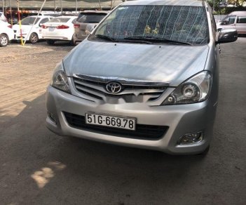 Toyota Innova 2010 - Bán xe Toyota Innova G sản xuất năm 2010, màu bạc xe gia đình, giá 375tr