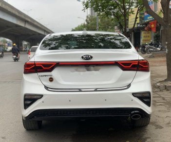 Kia Cerato 2019 - Bán Kia Cerato 1.6 AT đời 2019, màu trắng số tự động, giá 640tr