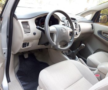 Toyota Innova 2015 - Bán ô tô Toyota Innova sản xuất 2015, màu bạc