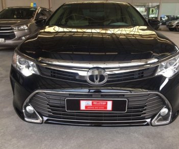 Toyota Camry 2016 - Bán Toyota Camry 2.0E AT sản xuất 2016, màu đen, 820tr