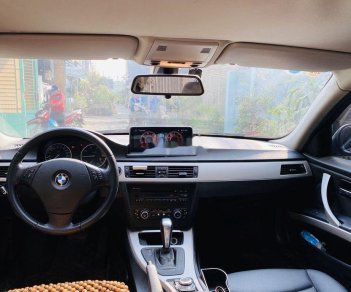 BMW 3 Series   2010 - Bán ô tô BMW 320i đời 2010, màu bạc, nhập khẩu