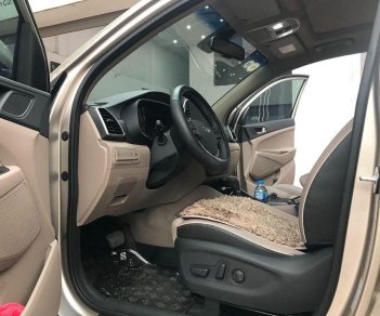 Hyundai Tucson 2019 - Cần bán Hyundai Tucson 2.0 AT năm sản xuất 2019, màu vàng như mới