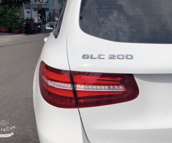 Mercedes-Benz GLC-Class GLC 200 2019 - Bán Mercedes GLC 200 năm sản xuất 2019, màu trắng, xe cũ như mới