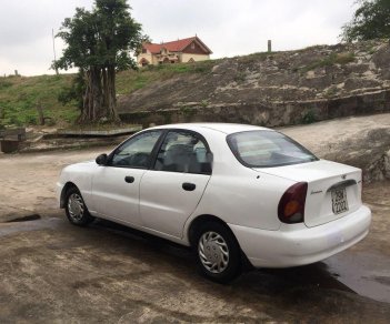 Daewoo Lanos 2001 - Cần bán xe Daewoo Lanos năm sản xuất 2001, màu trắng còn mới, 50 triệu