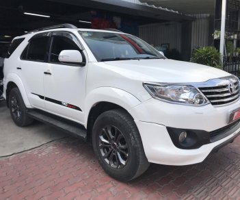 Toyota Fortuner 2014 - Bán nhanh chiếc xe Toyota Fortuner TRD, sản xuất 2014, màu trắng, giá cạnh tranh