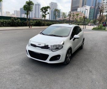 Kia Rio 2013 - Cần bán gấp Kia Rio sản xuất năm 2013, màu trắng, xe nhập như mới, 385 triệu