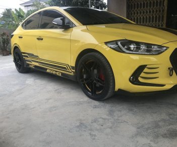 Hyundai Elantra    2018 - Cần bán gấp Hyundai Elantra sản xuất 2018, màu vàng, nhập khẩu nguyên chiếc chính chủ, giá 550tr