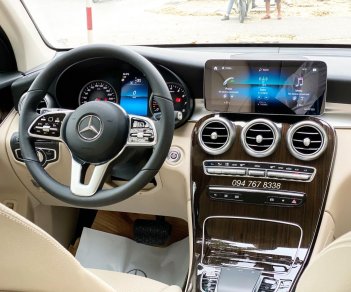 Mercedes-Benz GLC-Class GLC 200 2020 - Cần bán lại xe Mercedes GLC 200 sản xuất năm 2020, màu đen