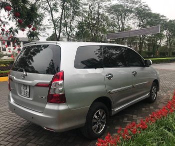 Toyota Innova   2015 - Bán xe Toyota Innova sản xuất 2015, màu bạc còn mới, giá 485tr