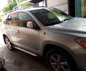 Toyota RAV4   2018 - Cần bán Toyota RAV4 sản xuất 2018, màu bạc còn mới