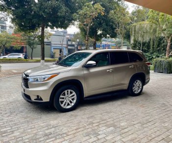 Toyota Highlander LE 2.7L 2015 - Cần bán Toyota Highlander LE 2.7L đời 2016, màu vàng cát, xe nhập