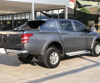 Mitsubishi Triton 2016 - Cần bán nhanh chiếc bán tải Mitsubishi Triton đời 2016, màu xám, giá cực kì thấp