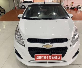 Chevrolet Spark 2017 - Bán ô tô Chevrolet Spark 1.2MT sản xuất năm 2017, màu trắng, giá tốt